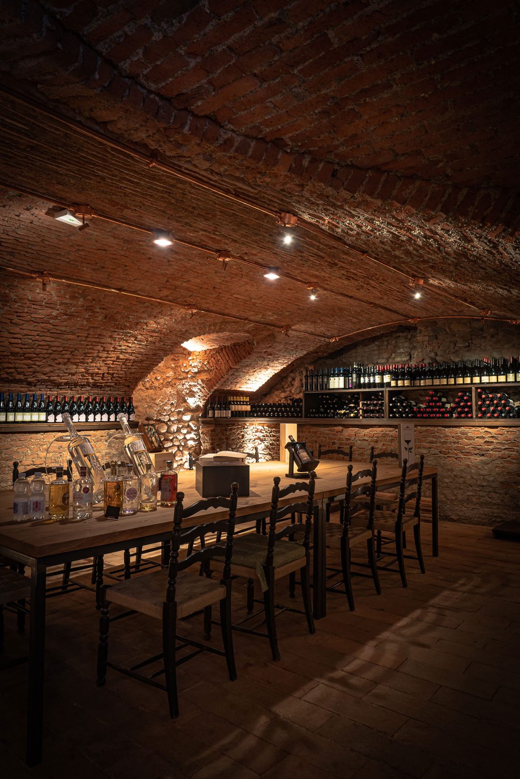 Cena privata nella cantina sotterranea