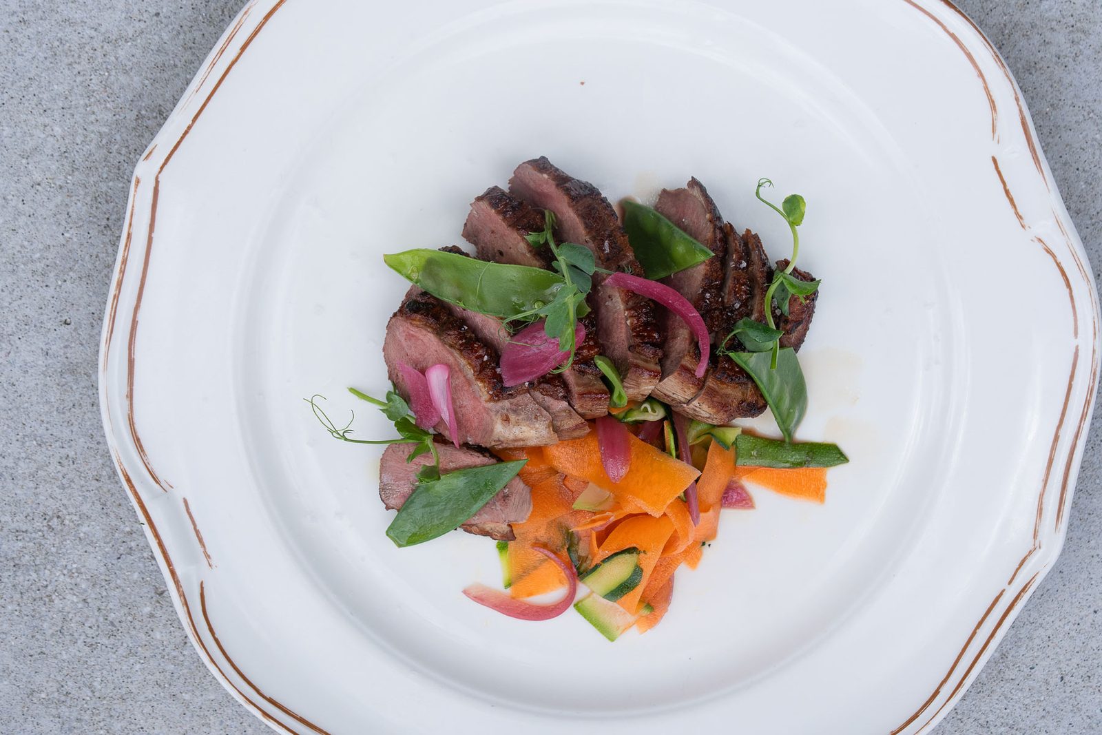Tagliata di manzo con verdure di stagione